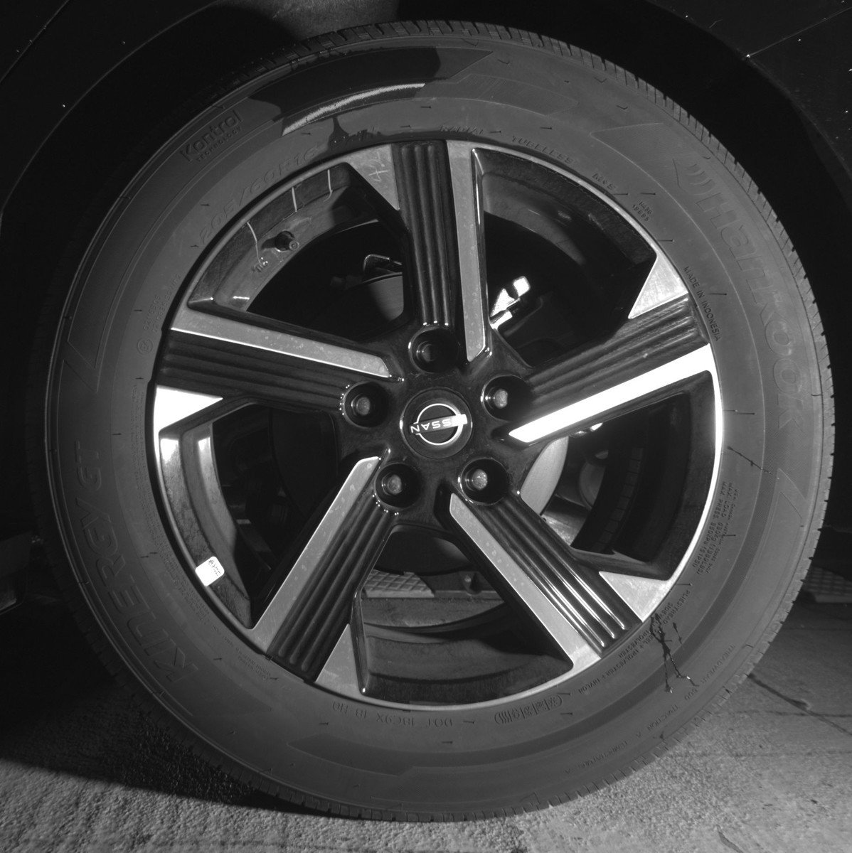 Used 2025 Nissan Sentra SV FWD image 13