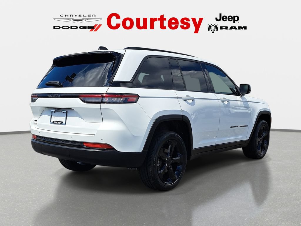 Certified 2024 Jeep Grand Cherokee Altitude AWD/4WD image 4