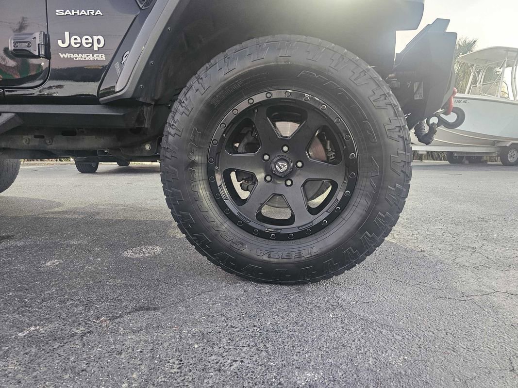 Used 2018 Jeep Wrangler Unlimited Sahara image 15