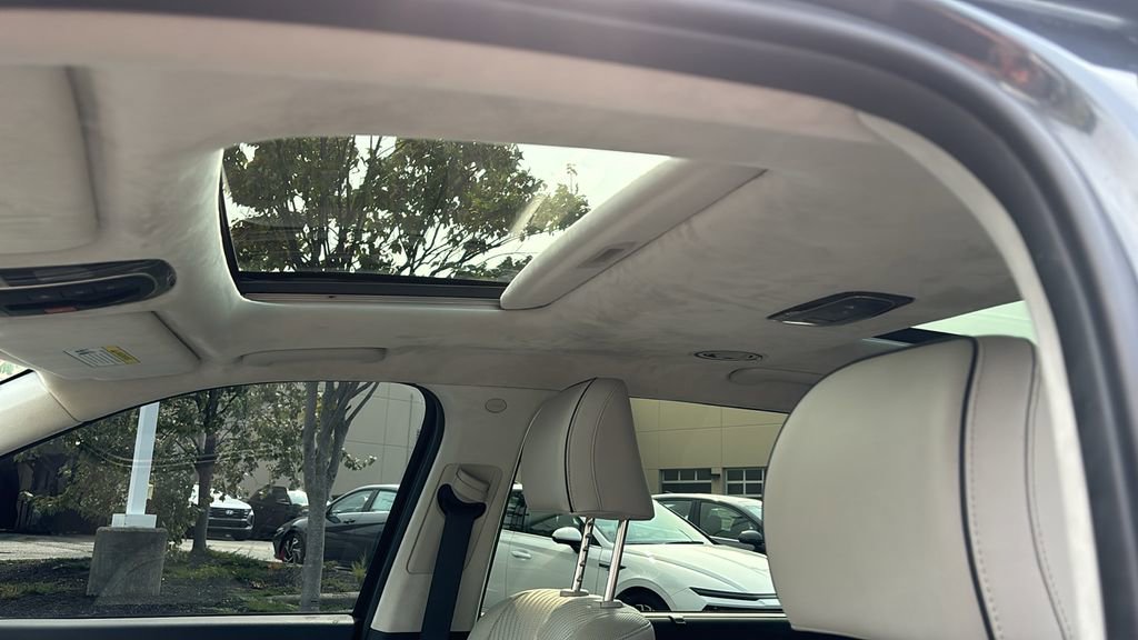 Used 2024 Hyundai Palisade Calligraphy image 25