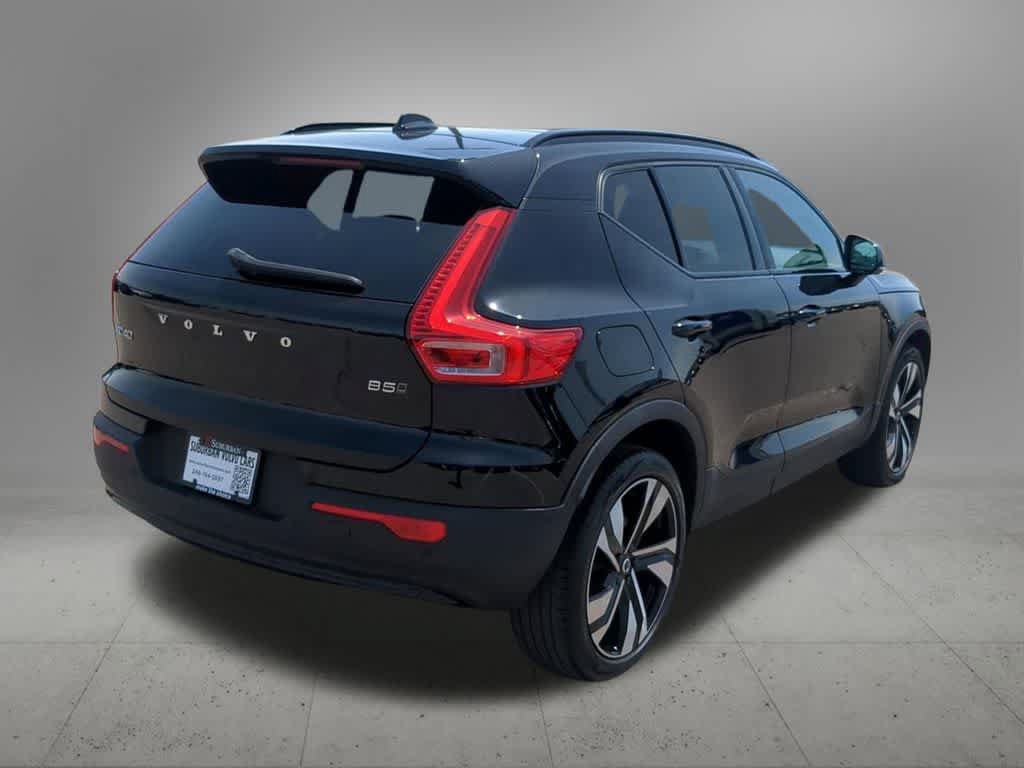 Used 2023 Volvo XC40 B5 Plus w/ Protection Package Premier AWD/4WD image 6
