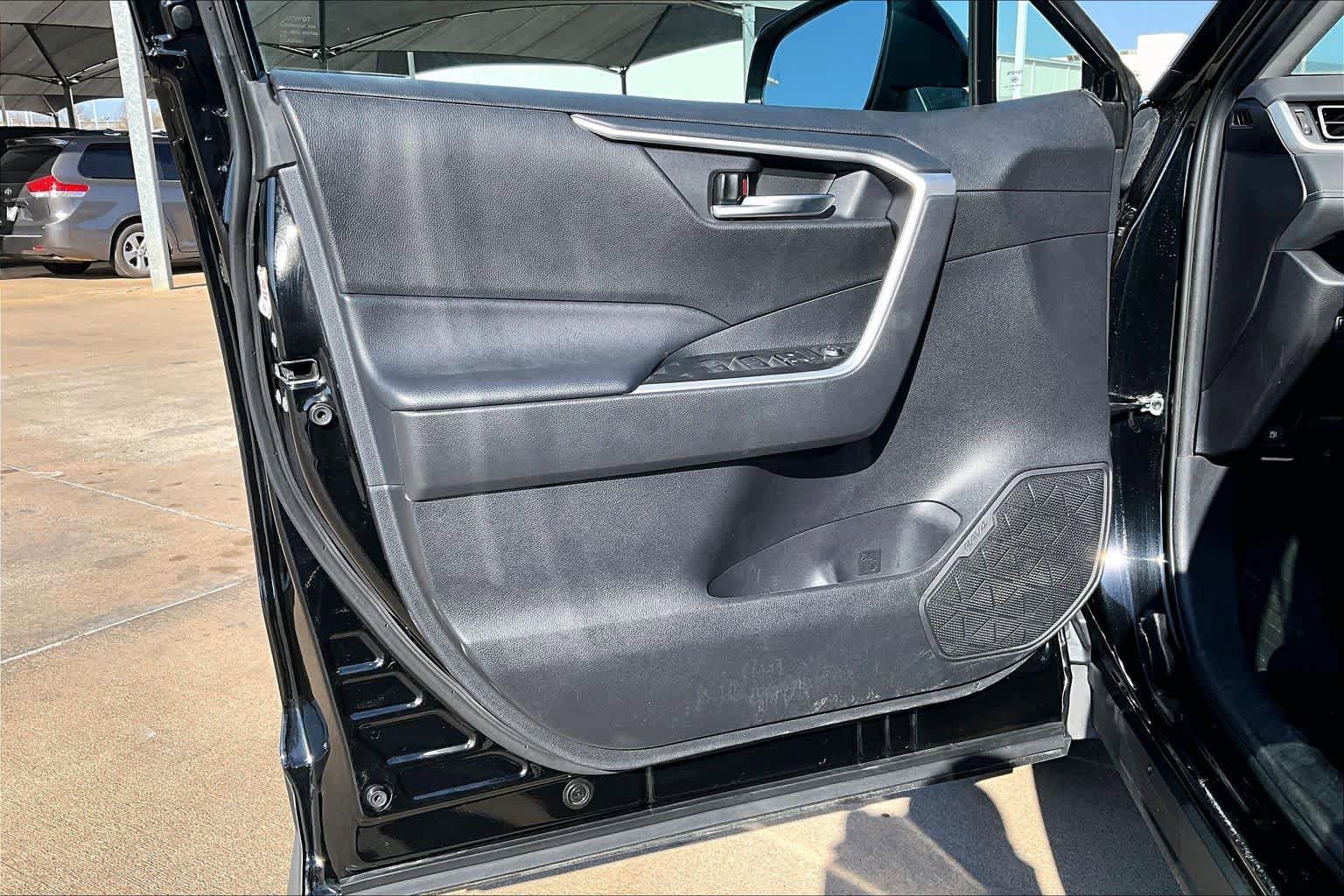 Used 2024 Toyota RAV4 XLE AWD/4WD image 24