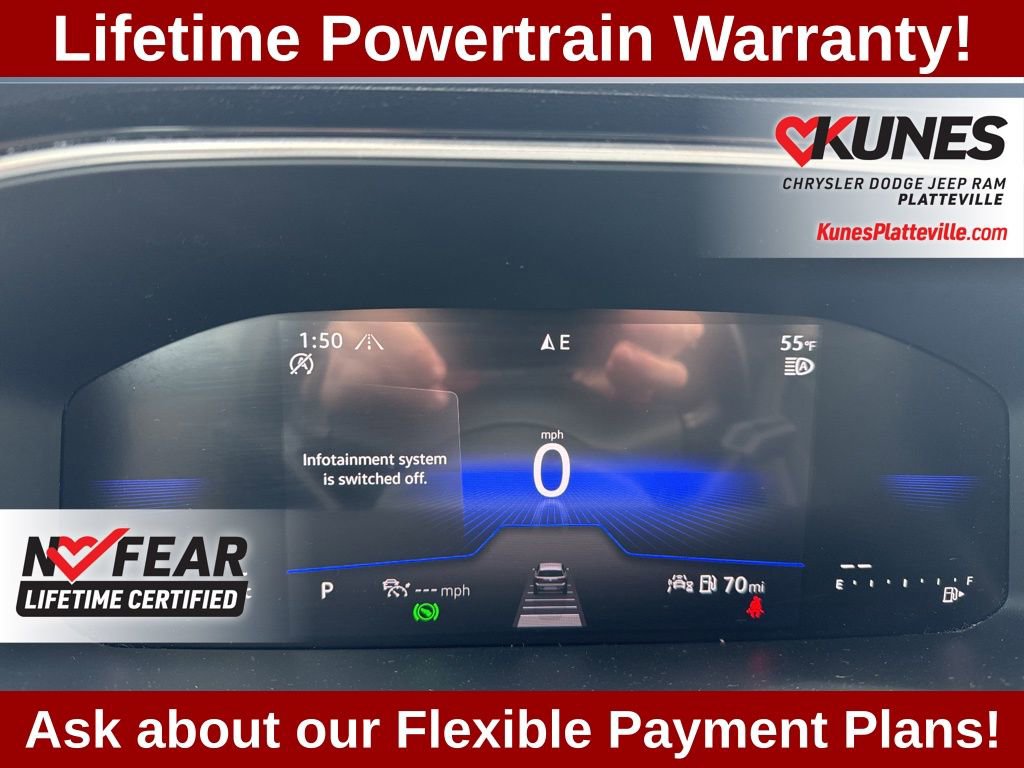 Used 2025 Volkswagen Taos SE image 15