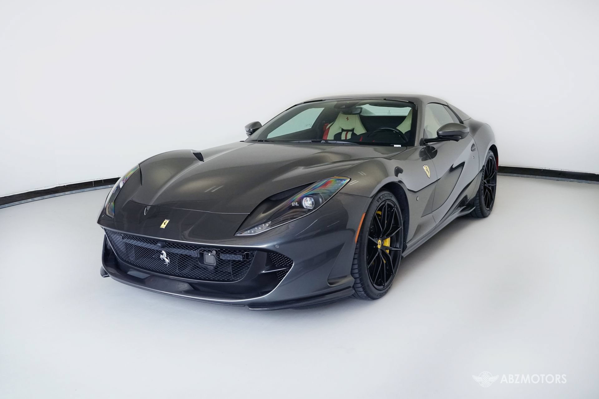 Used 2021 Ferrari 812 GTS RWD image 2