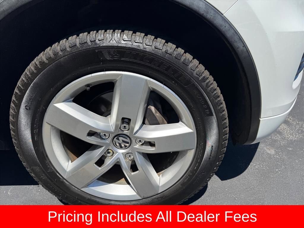 Used 2014 Volkswagen Touareg VR6 AWD/4WD image 2
