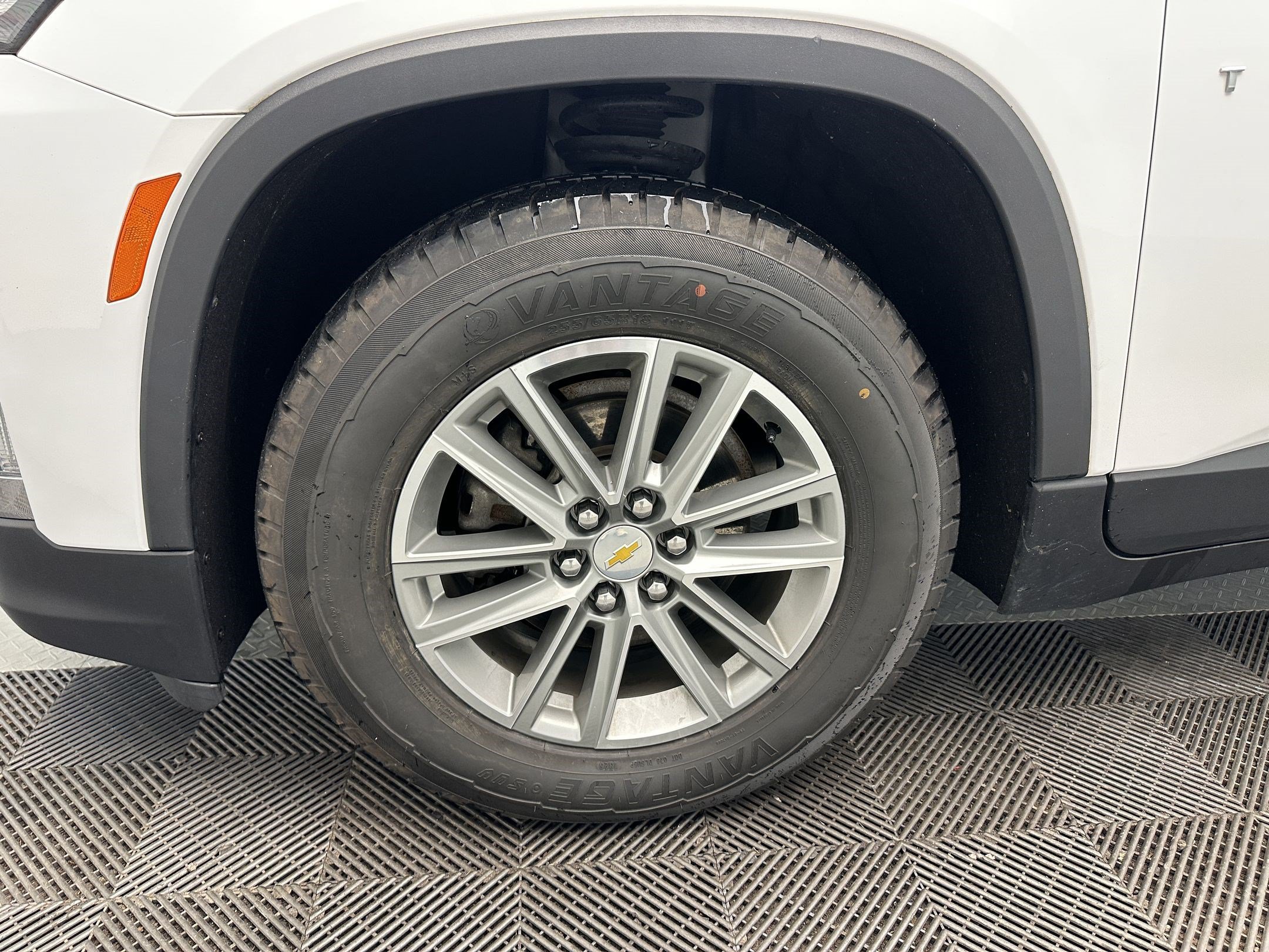 Certified 2023 Chevrolet Traverse LT w/ LPO, Floor Liner Package AWD/4WD image 12