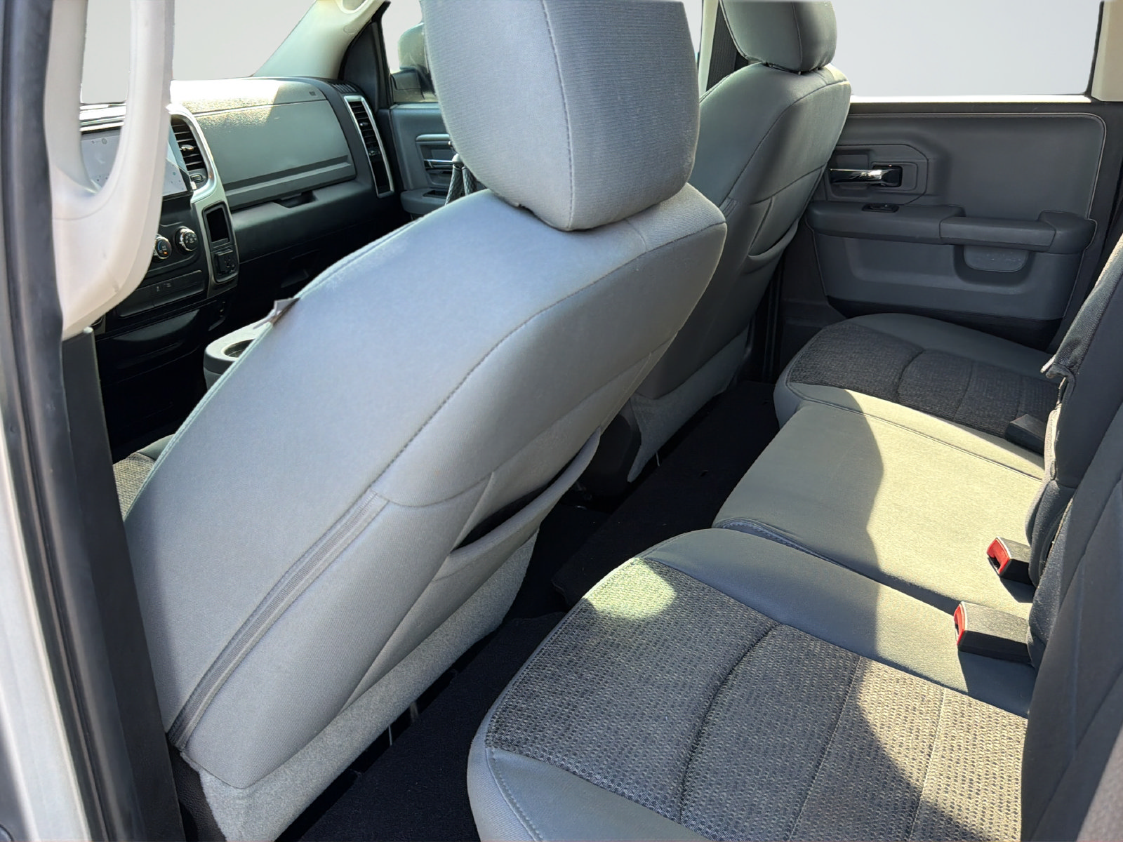 Used 2015 RAM 1500 Big Horn RWD image 32