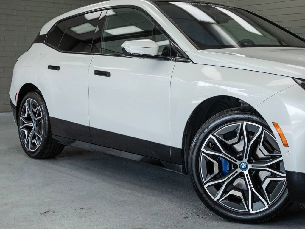 Used 2025 BMW iX xDrive50 AWD/4WD image 7