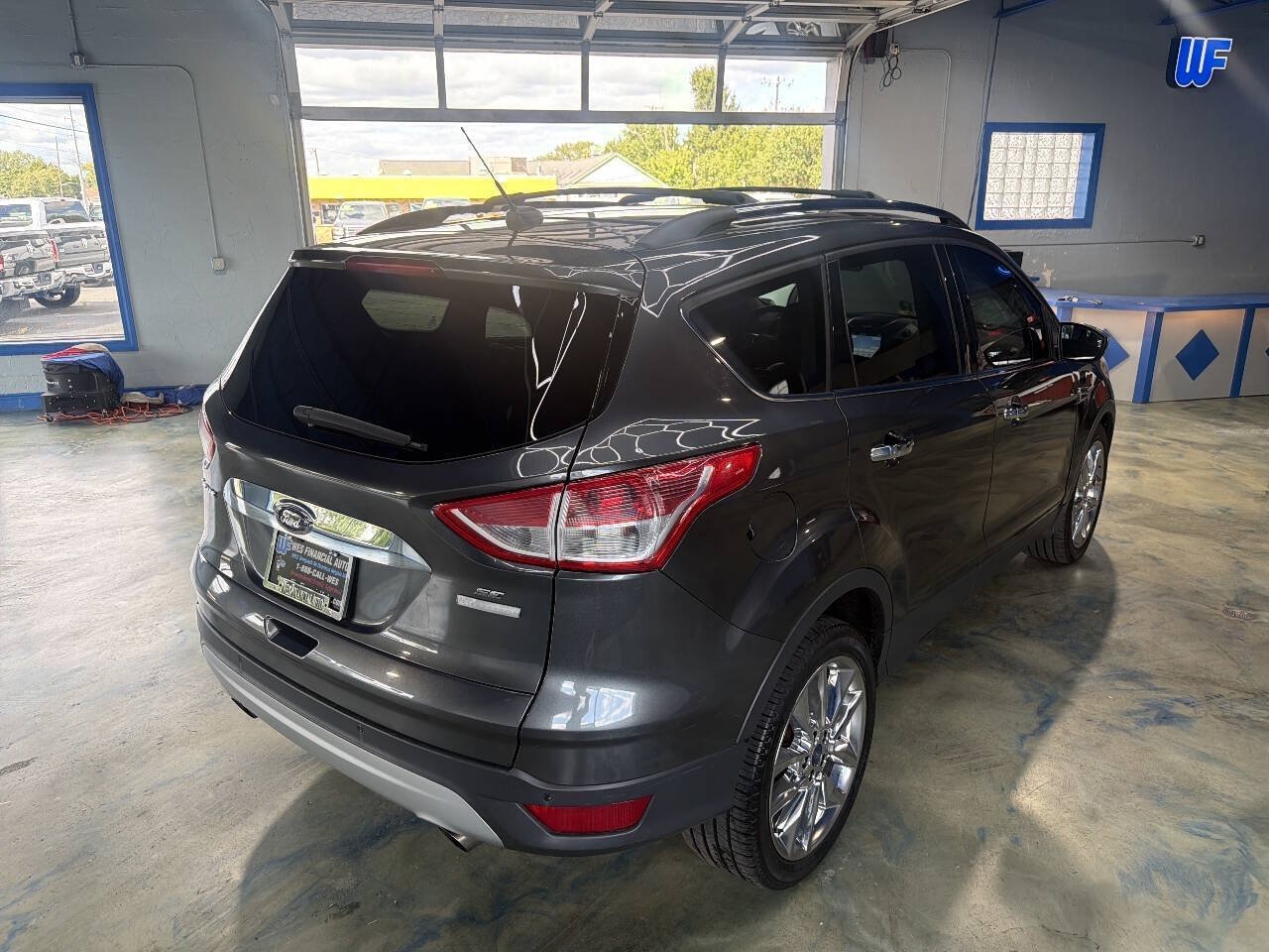 Used 2016 Ford Escape SE w/ SE Chrome Package FWD image 9