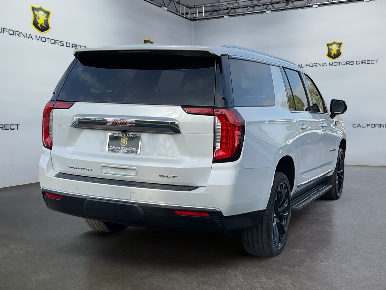 Used 2024 GMC Yukon XL SLT AWD/4WD image 5