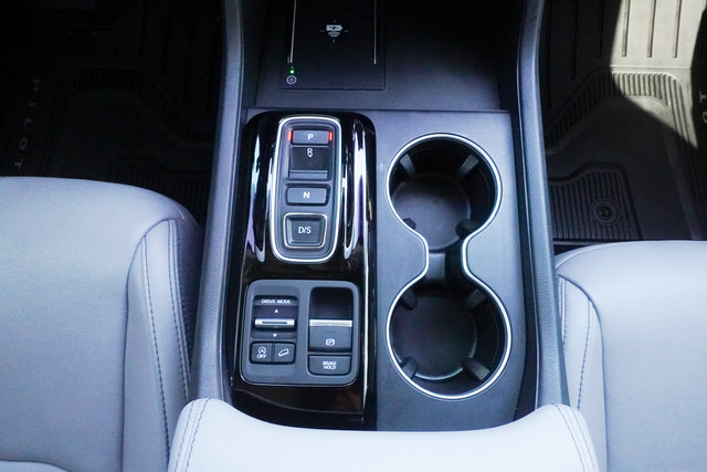 Used 2025 Honda Pilot Touring image 19