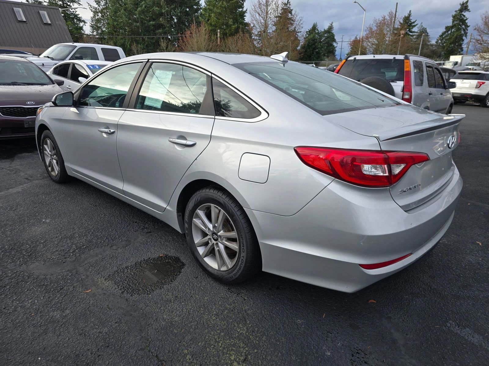 Used 2017 Hyundai Sonata SE FWD image 3