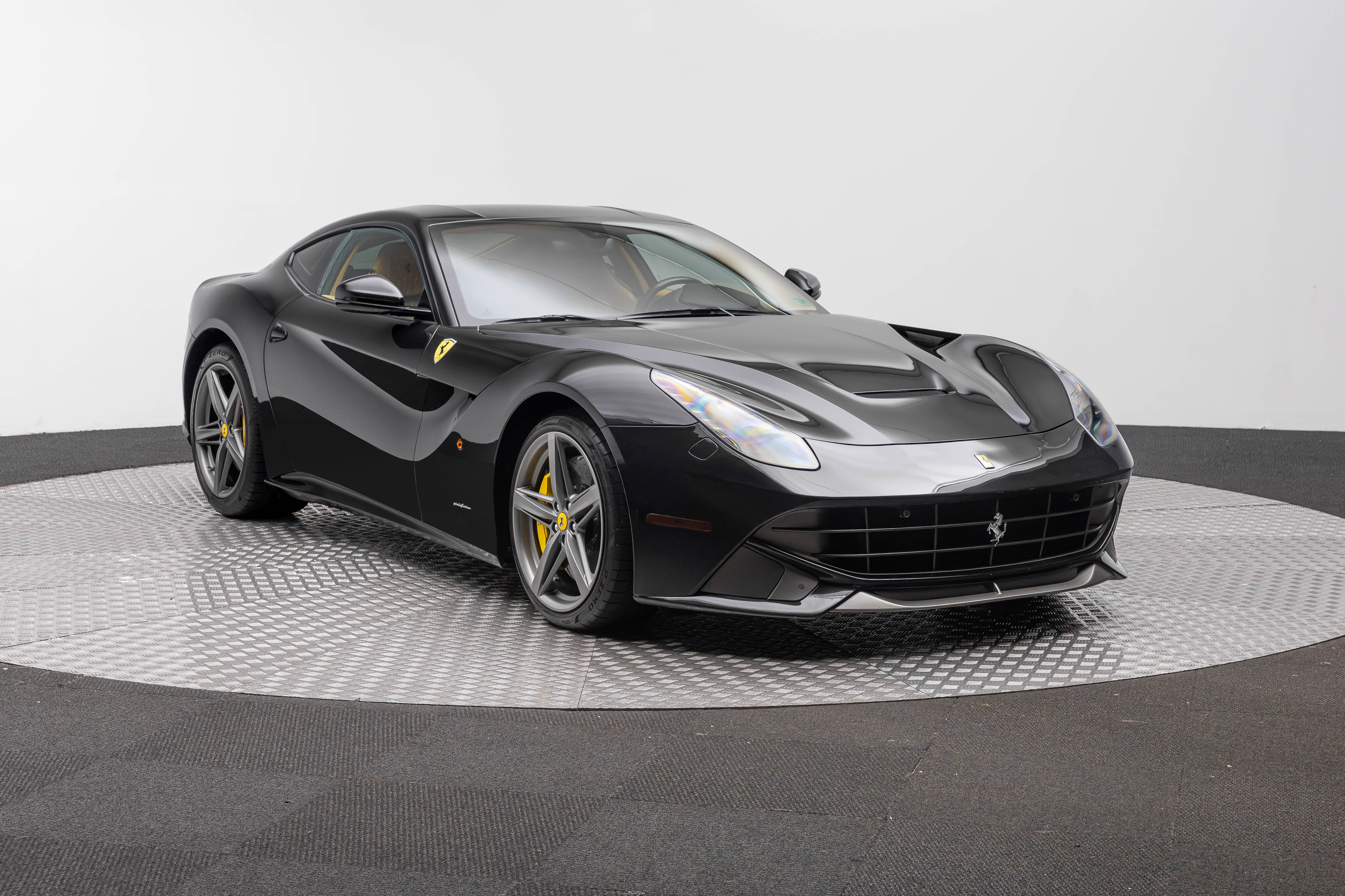 Certified 2014 Ferrari F12 Berlinetta RWD image 11