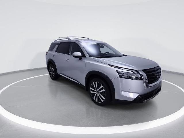 Certified 2024 Nissan Pathfinder Platinum AWD/4WD image 2