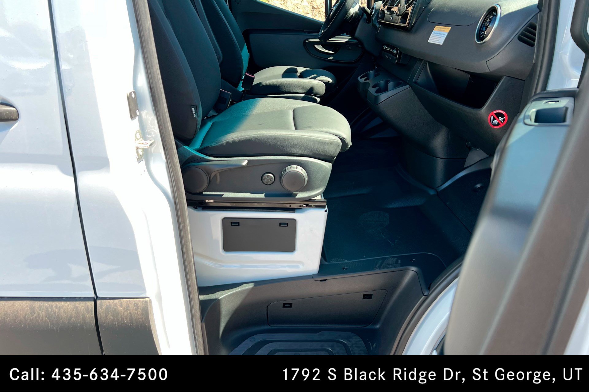 Used 2025 Mercedes-Benz Sprinter 2500 image 21