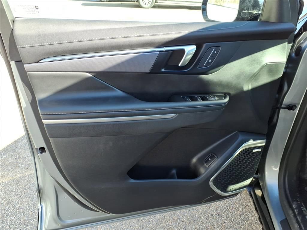 Used 2025 Buick Enclave Sport Touring image 15
