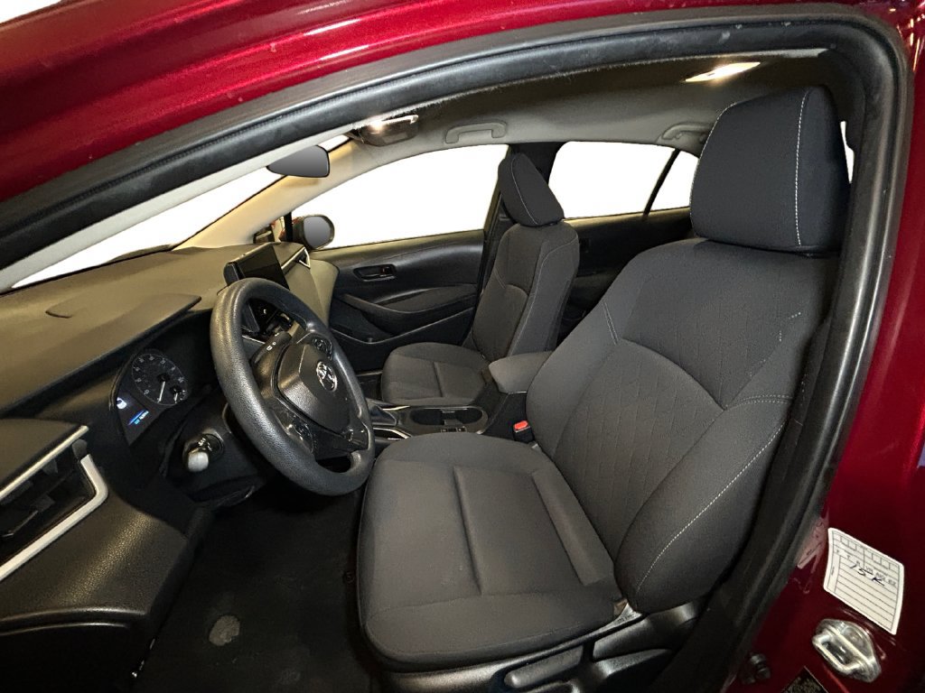 Certified 2025 Toyota Corolla LE FWD image 9