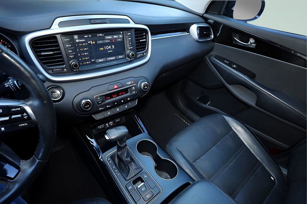 Used 2019 Kia Sorento EX w/ EX Touring Package image 24