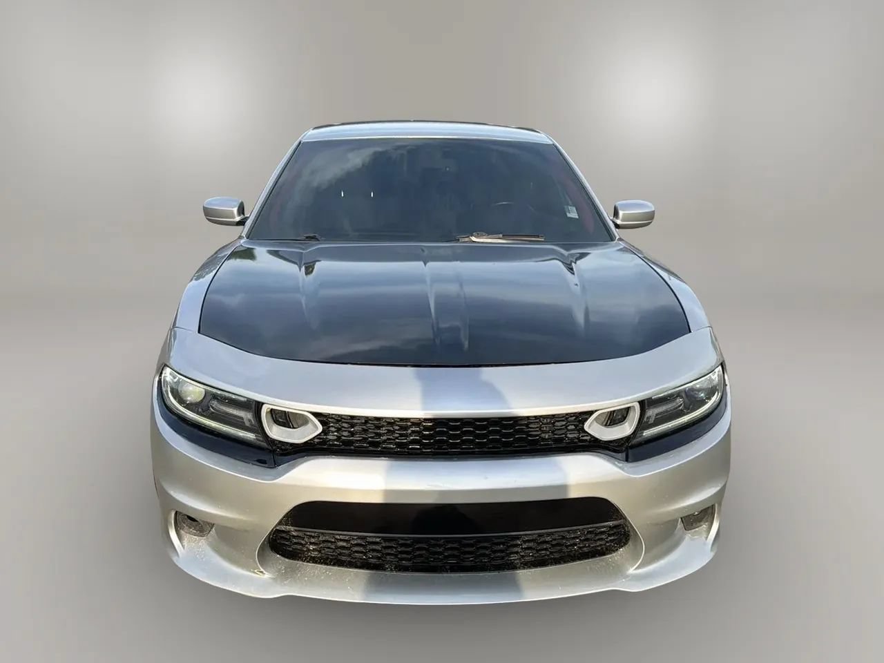 Used 2018 Dodge Charger SXT Plus RWD image 2