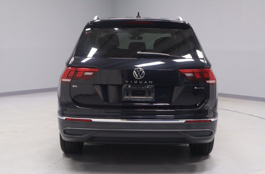 Used 2022 Volkswagen Tiguan SE w/ Panoramic Sunroof Package AWD/4WD image 9