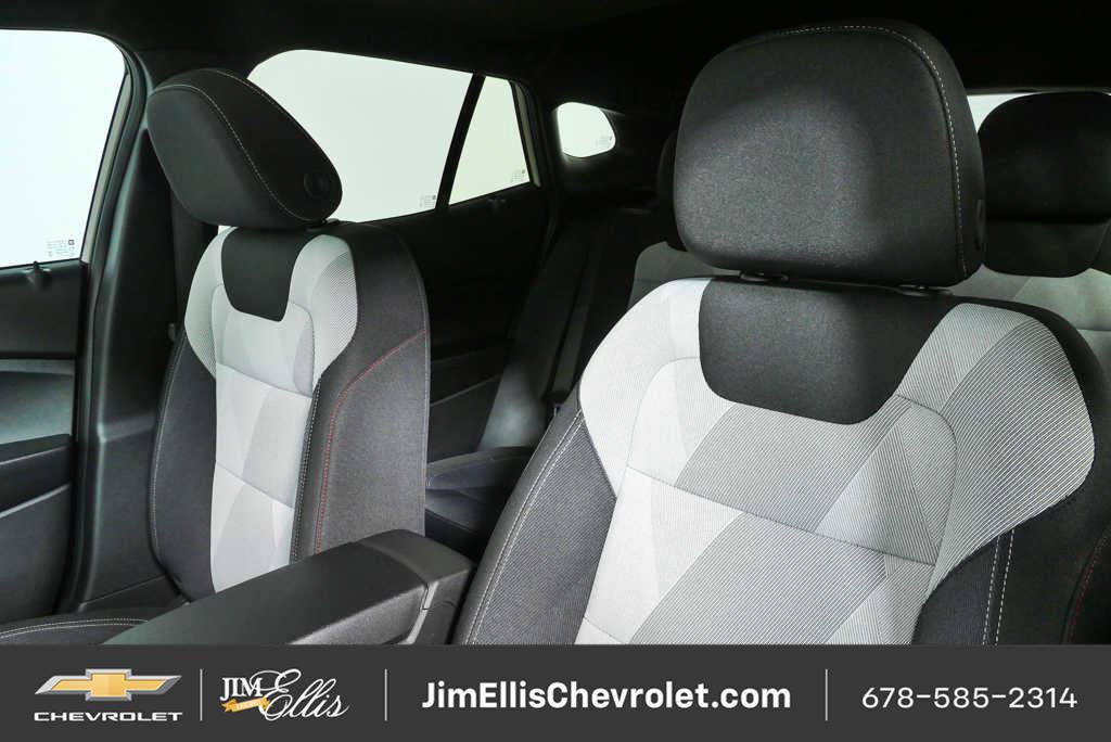 New 2026 Chevrolet Trax RS w/ Sunroof Package FWD image 5