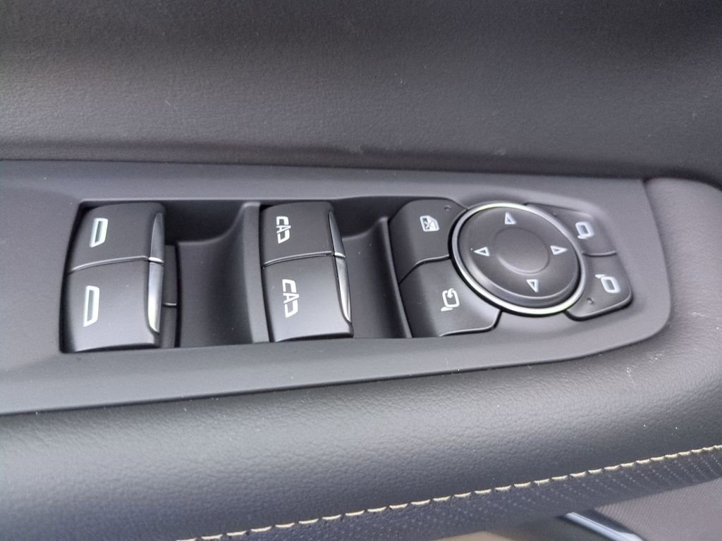 New 2026 Chevrolet Suburban Premier image 23