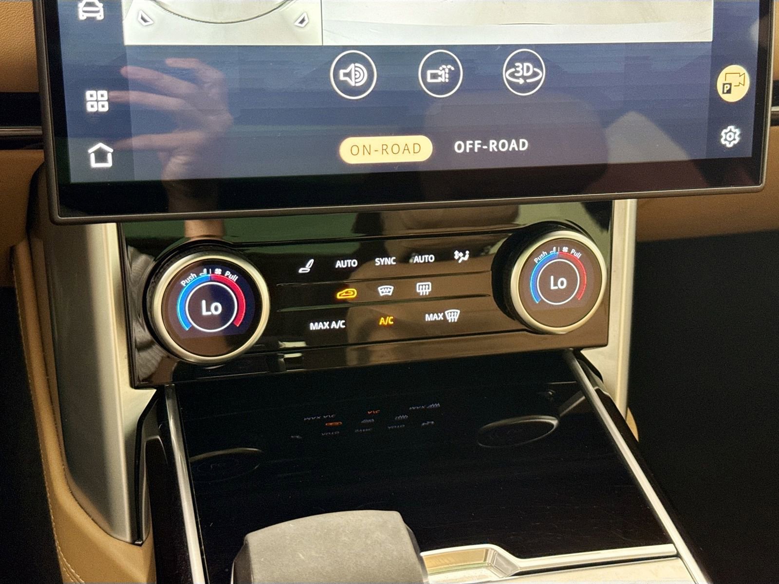 Used 2023 Land Rover Range Rover SE image 17