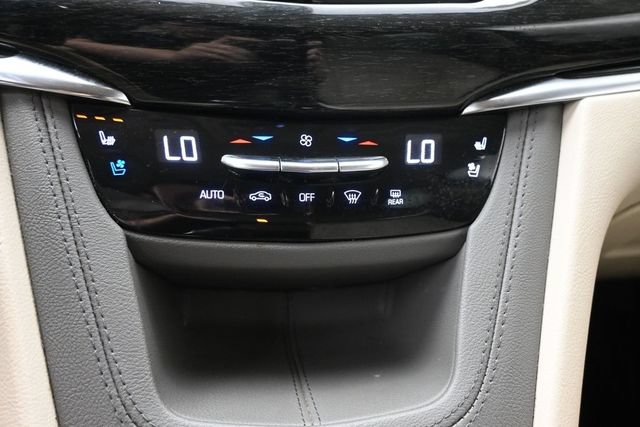 Used 2022 Cadillac XT6 Premium Luxury w/ Technology Package FWD image 14