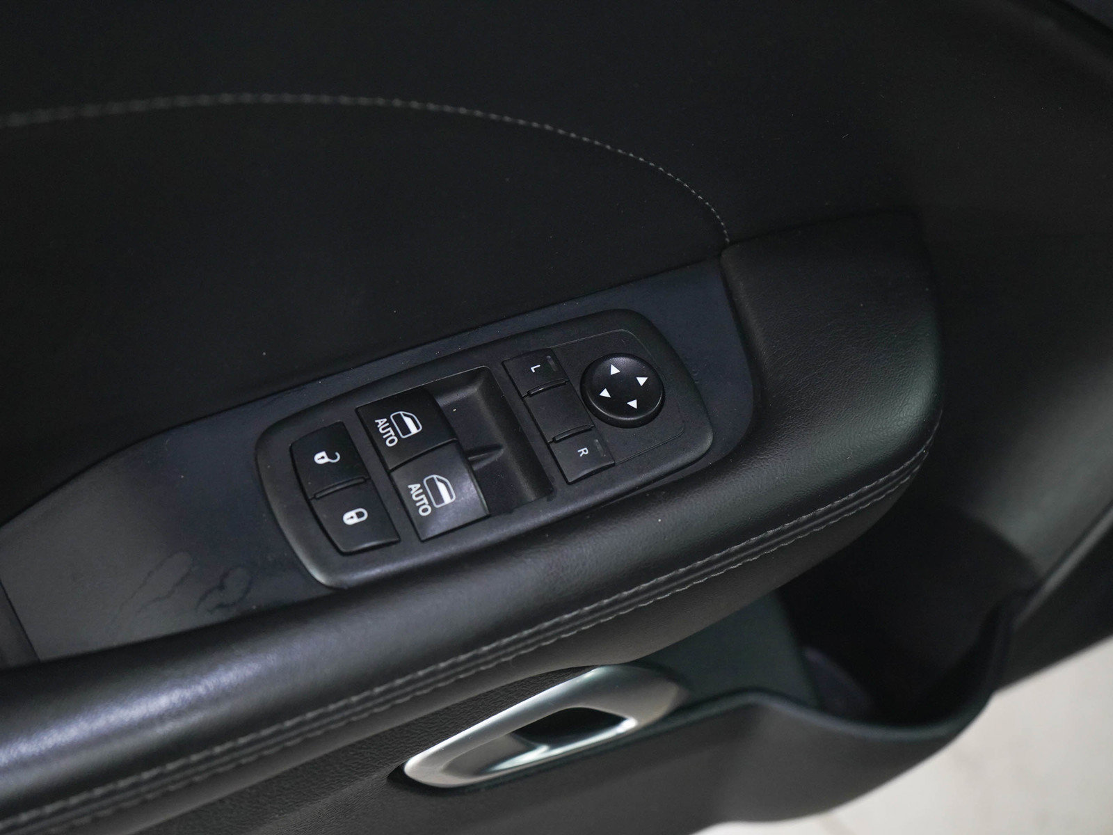 Used 2018 Dodge Challenger GT w/ Driver Convenience Group AWD/4WD image 14