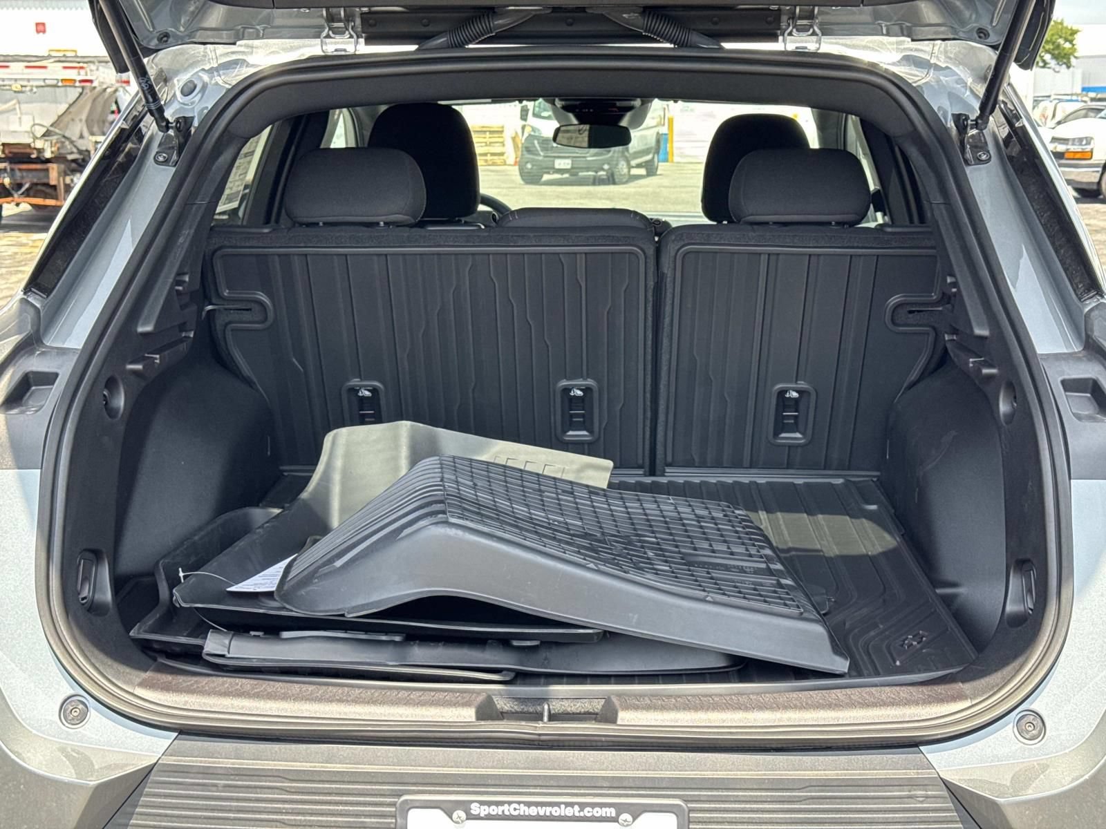 New 2026 Chevrolet Equinox EV LT w/ Comfort Package AWD/4WD image 13