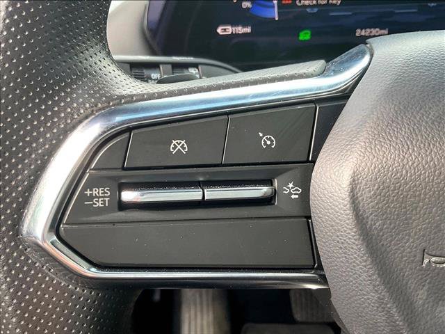 Used 2025 Chevrolet Equinox EV LT FWD image 19