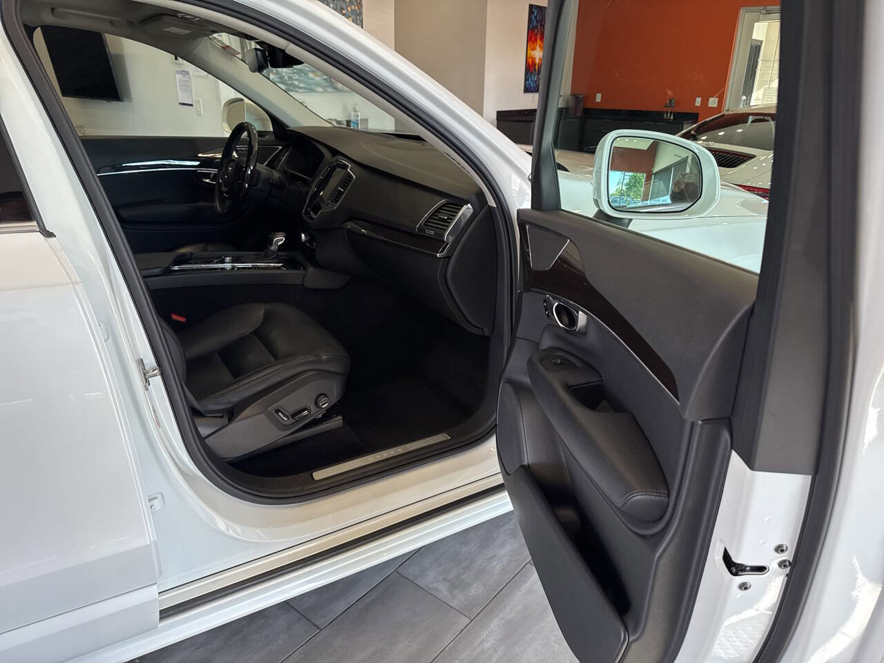 Used 2019 Volvo XC90 T6 Momentum w/ Advanced Package AWD/4WD image 38