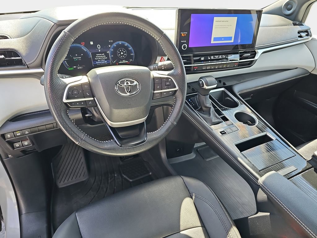 Used 2025 Toyota Sienna XSE AWD/4WD image 20