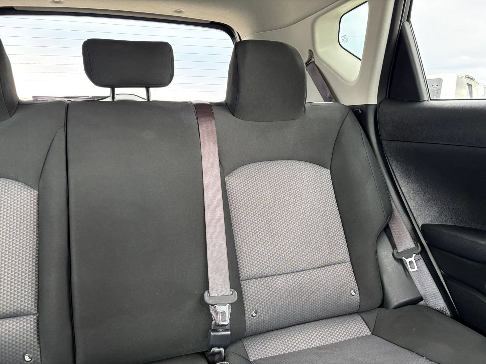 Used 2025 Kia Soul LX w/ LX Technology Package FWD image 34