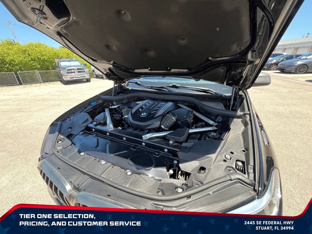 Used 2022 BMW X5 M50i w/ Parking Assistance Package AWD/4WD image 22