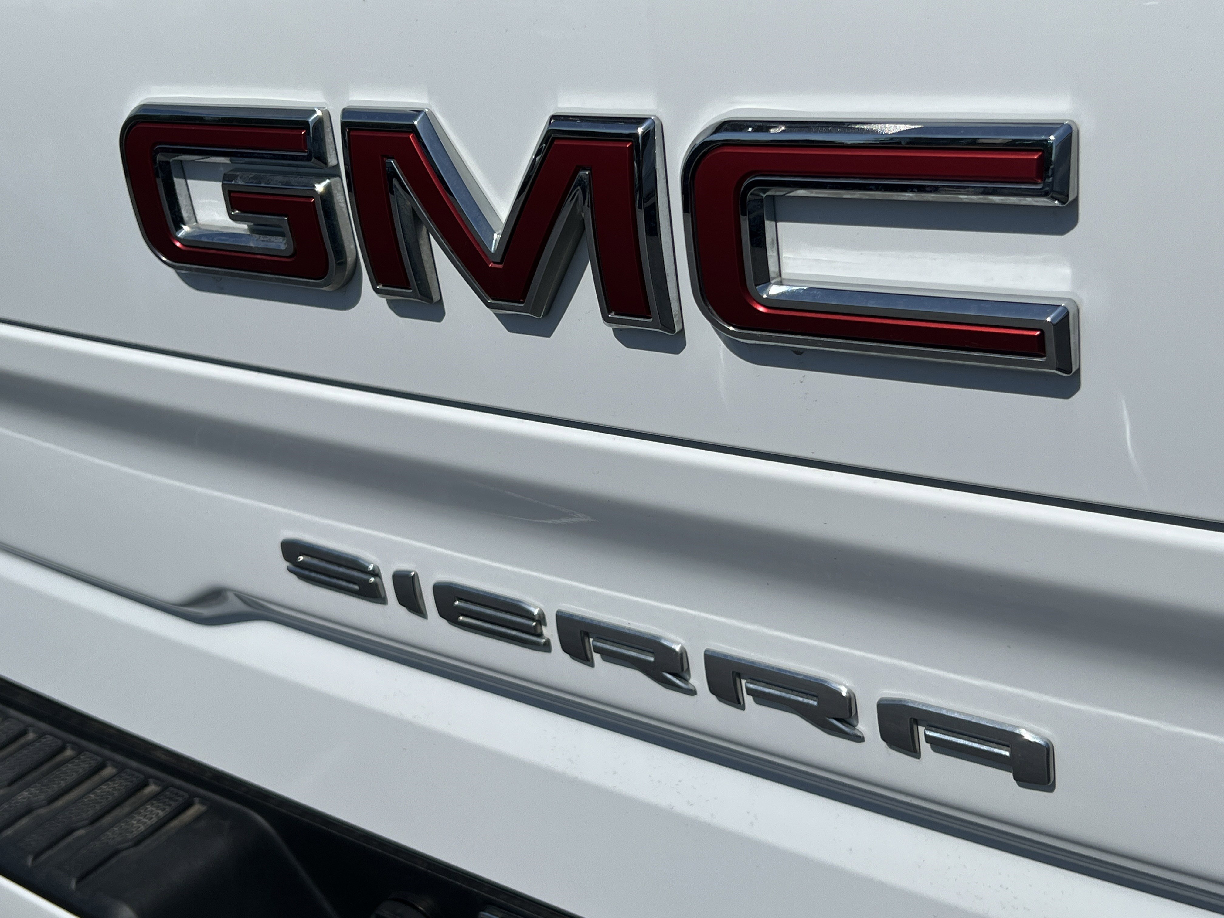 Used 2023 GMC Sierra 1500 Elevation image 8