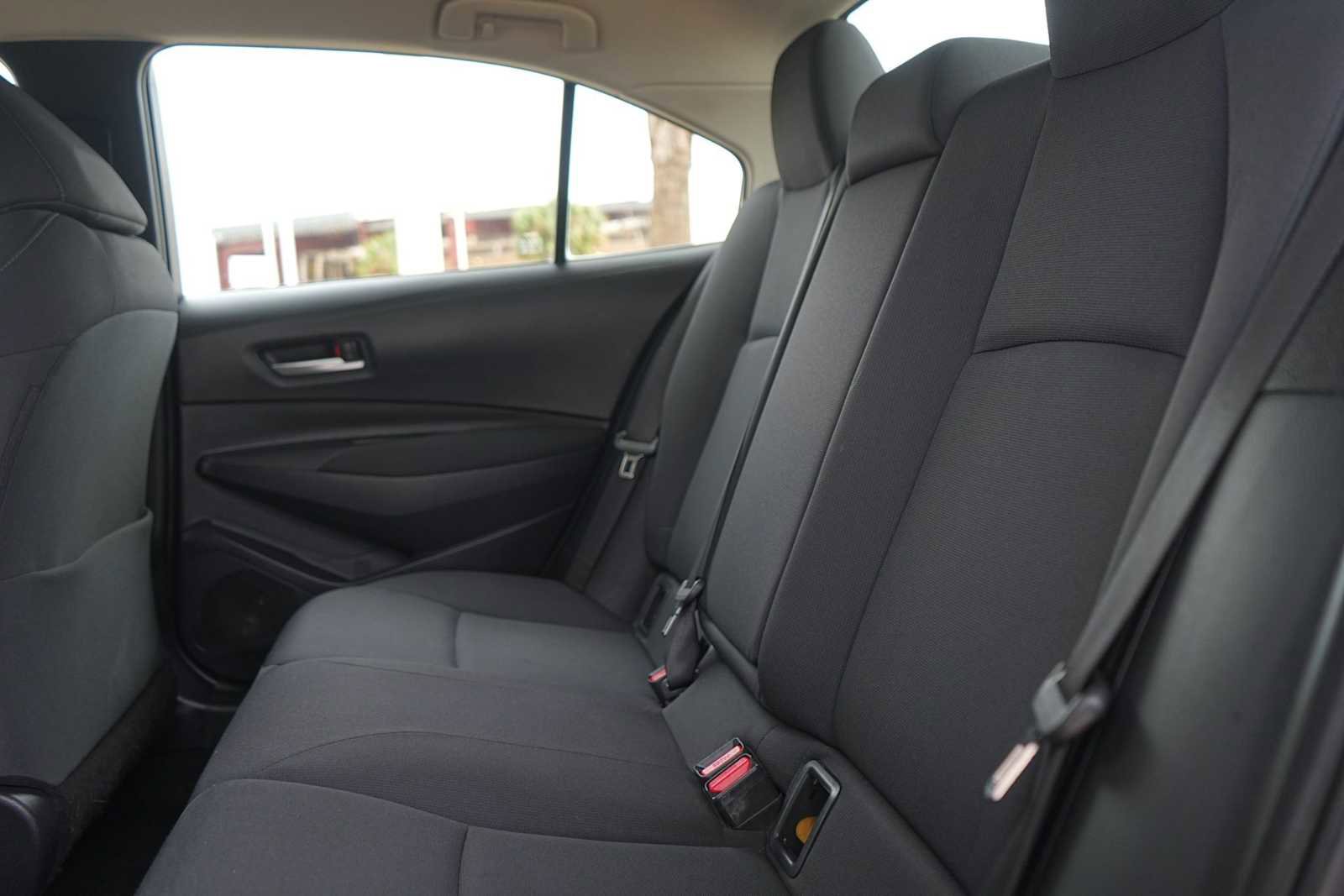 Used 2021 Toyota Corolla LE FWD image 16