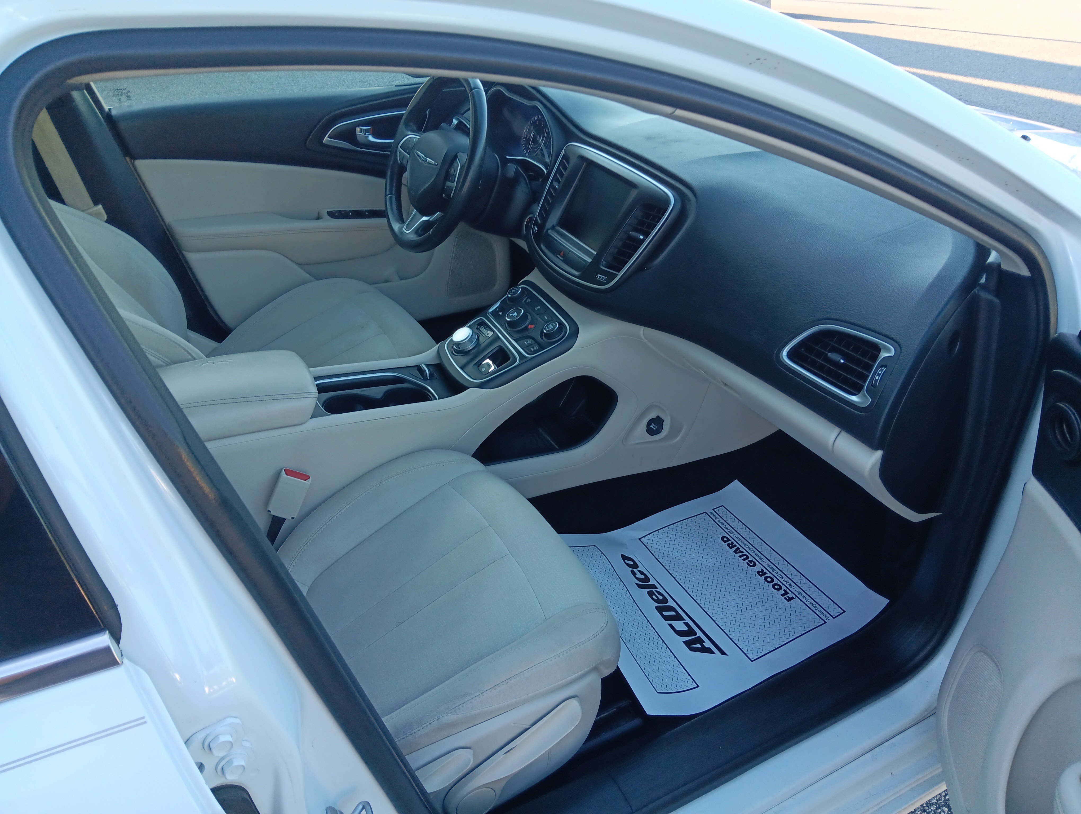 Used 2016 Chrysler 200 Limited w/ Anniversary Edition FWD image 20