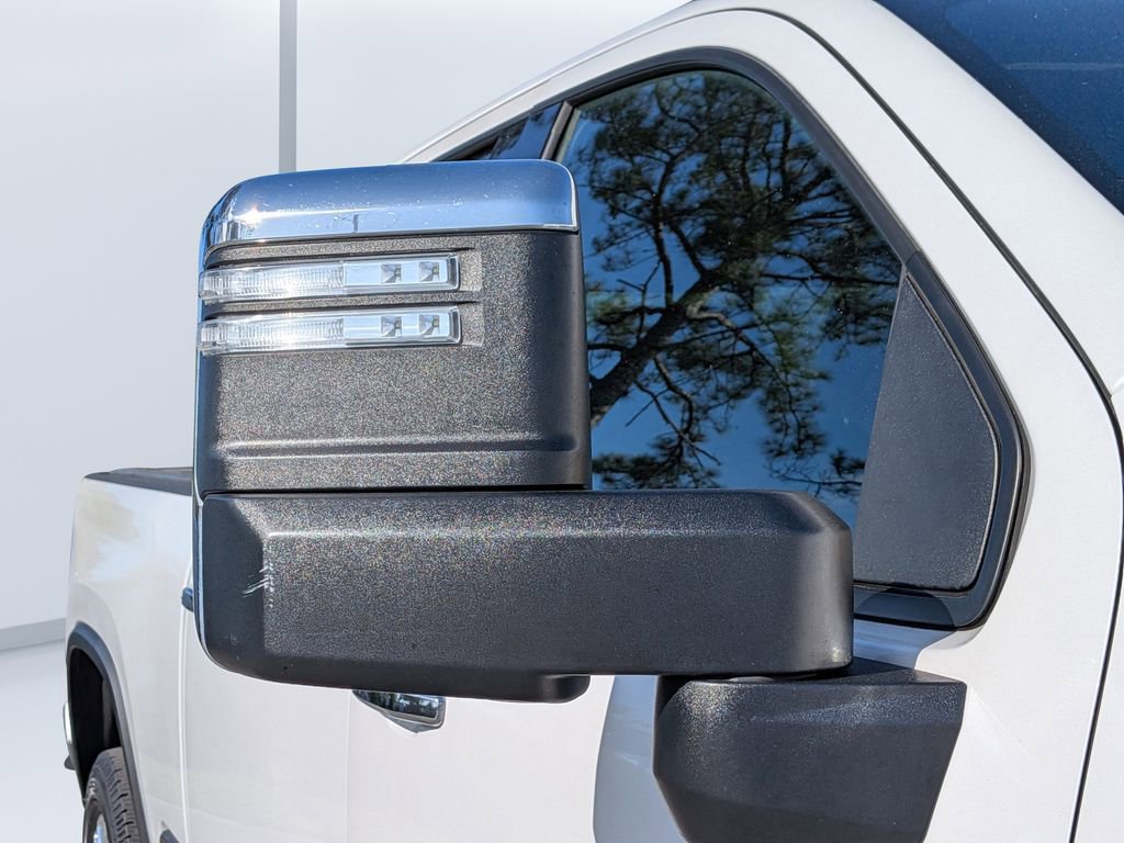 Used 2020 Chevrolet Silverado 2500 High Country image 11