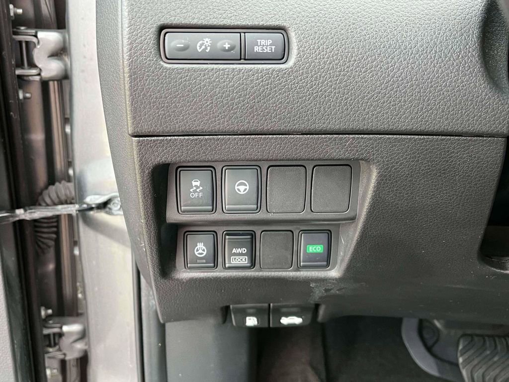 Used 2019 Nissan Rogue Sport SV w/ Technology Package image 17