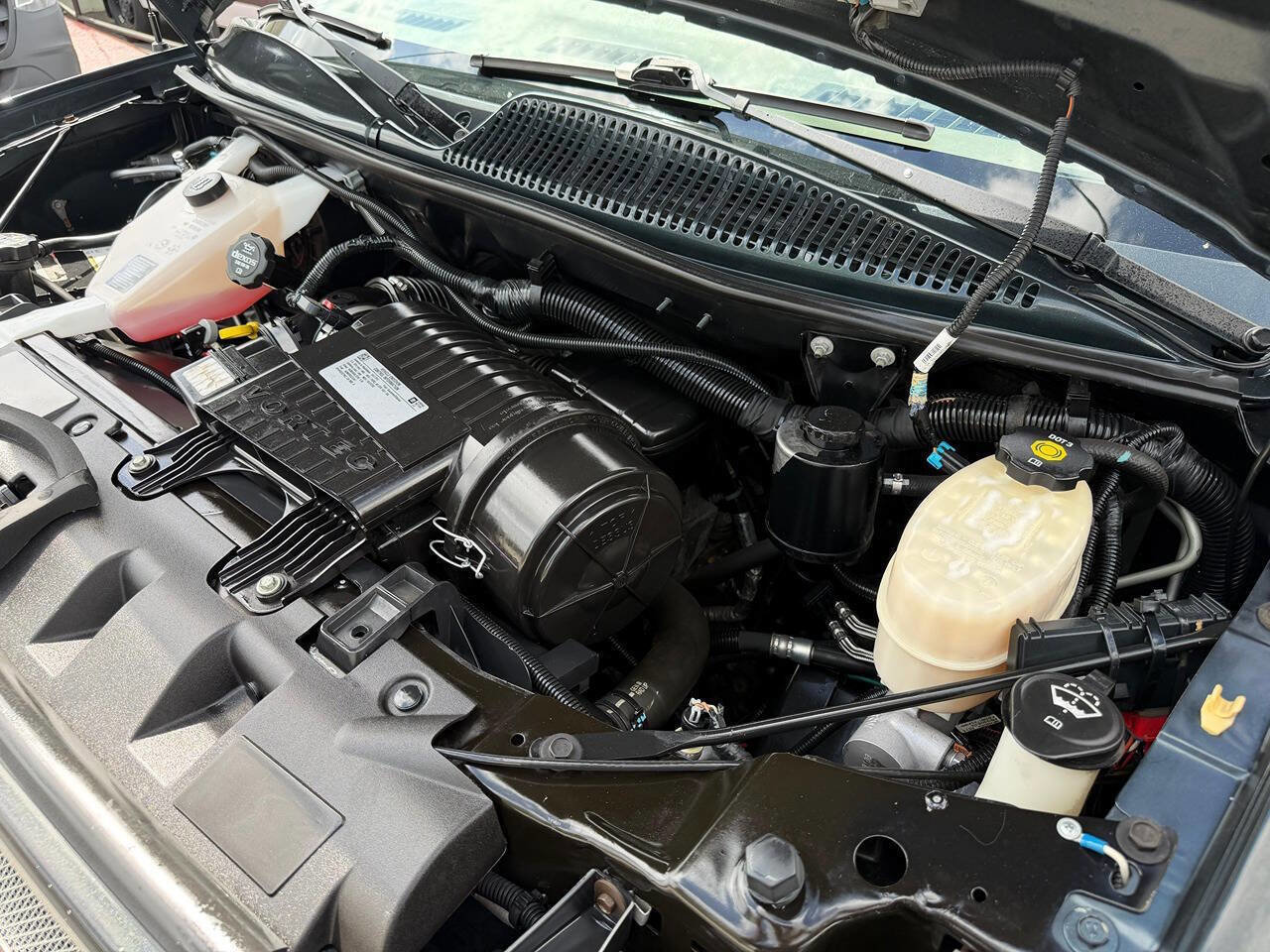 Used 2017 Chevrolet Express 2500 image 26