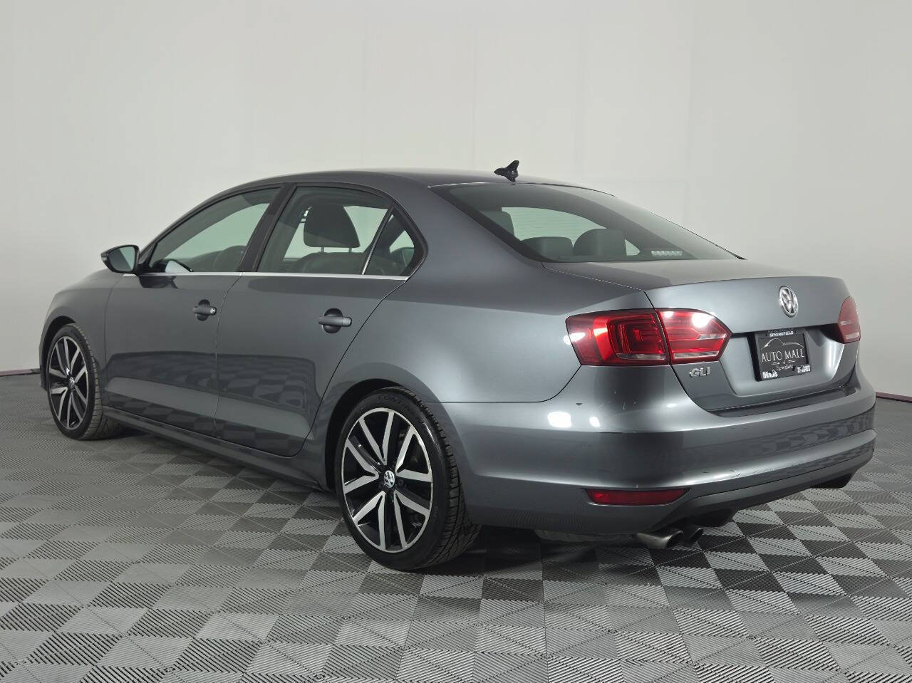 Used 2014 Volkswagen Jetta GLI FWD image 5