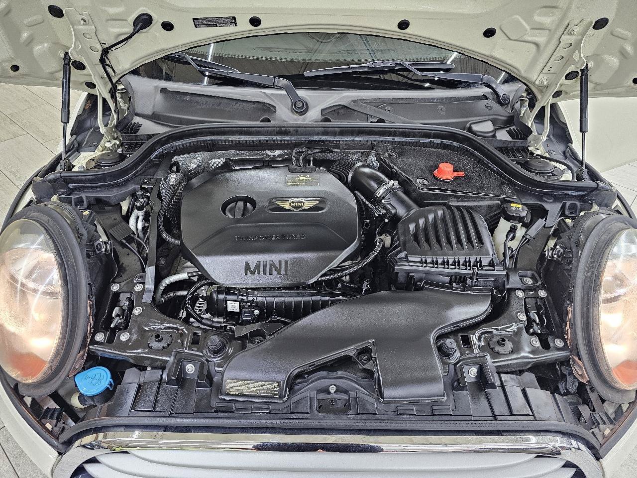 Used 2016 MINI Cooper 2-Door Hardtop FWD image 38