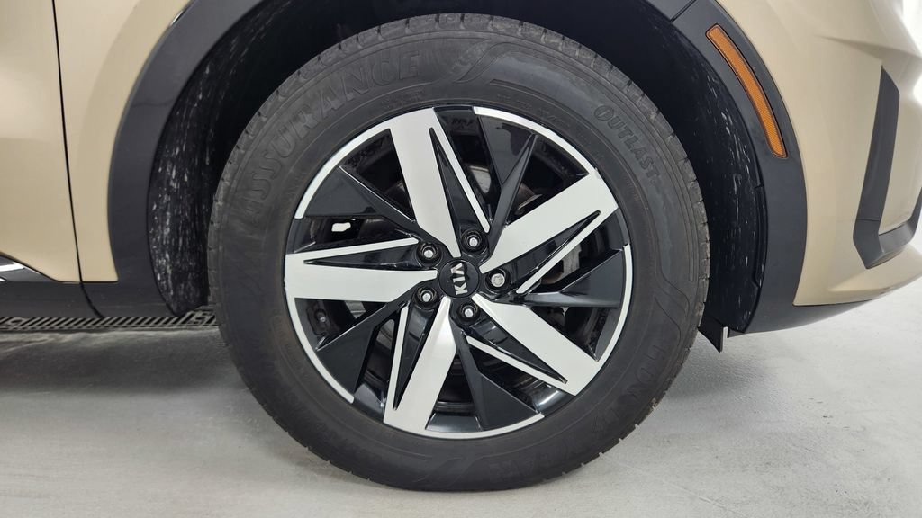Used 2021 Kia Sorento S w/ Panoramic Sunroof Package FWD image 9