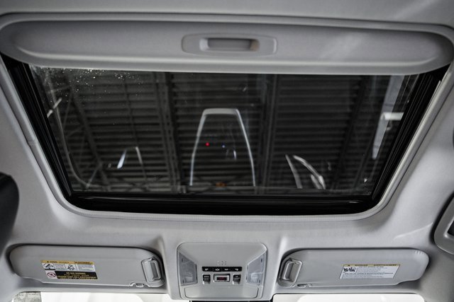 Used 2020 Toyota RAV4 XLE Premium image 31