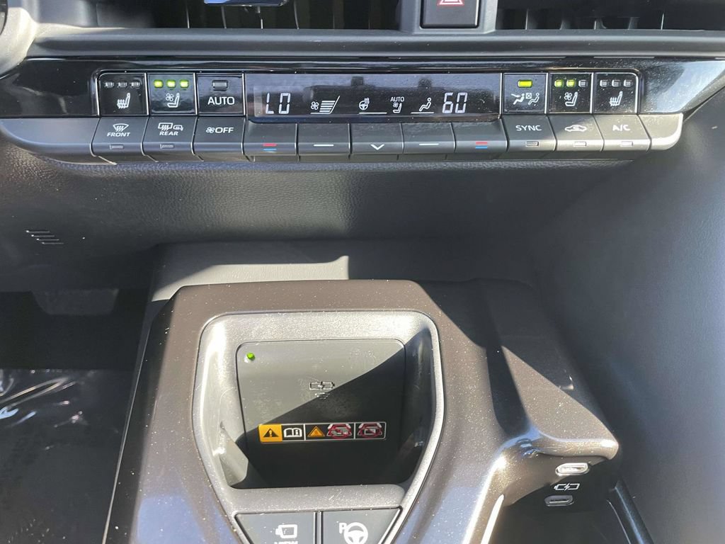 Used 2026 Toyota Crown Platinum AWD/4WD image 42