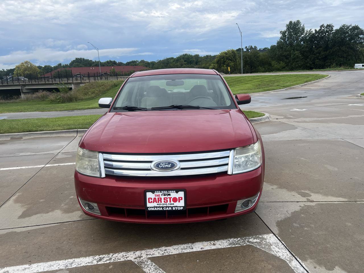 Used 2009 Ford Taurus SE FWD image 3