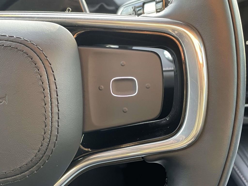 Used 2025 Lincoln Nautilus Reserve image 11