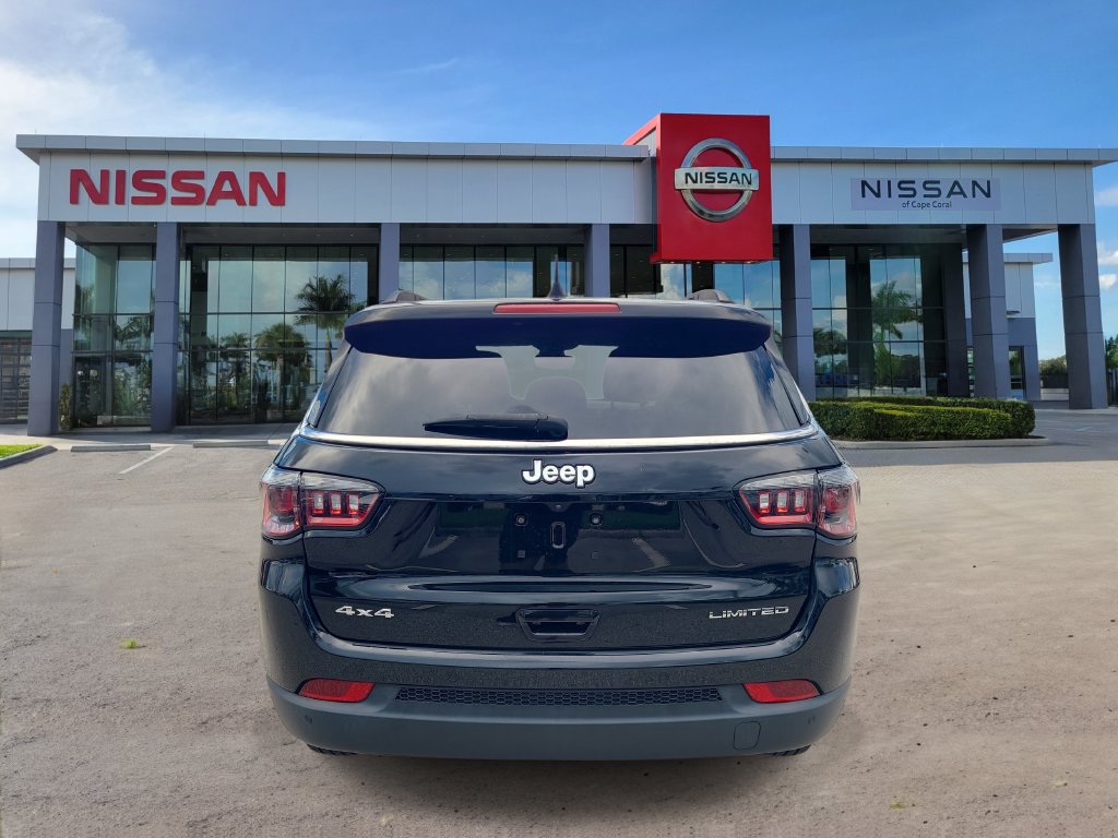 Used 2024 Jeep Compass Limited AWD/4WD image 3