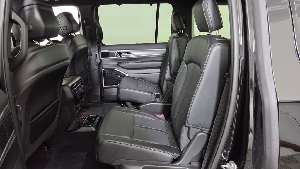 New 2026 Jeep Grand Wagoneer Limited AWD/4WD image 30
